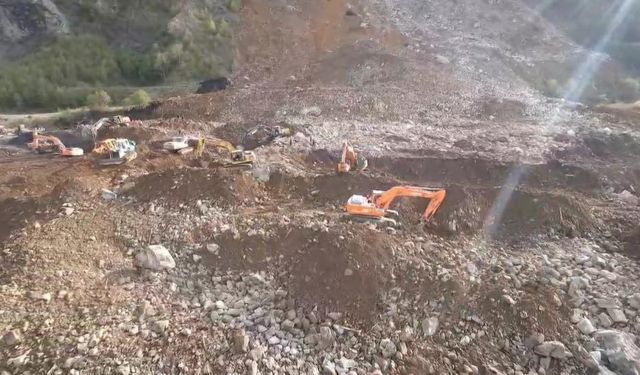 Karadeniz Sahil Yolu’nu tekrar ulaşıma açmak için çalışmalar sürüyor