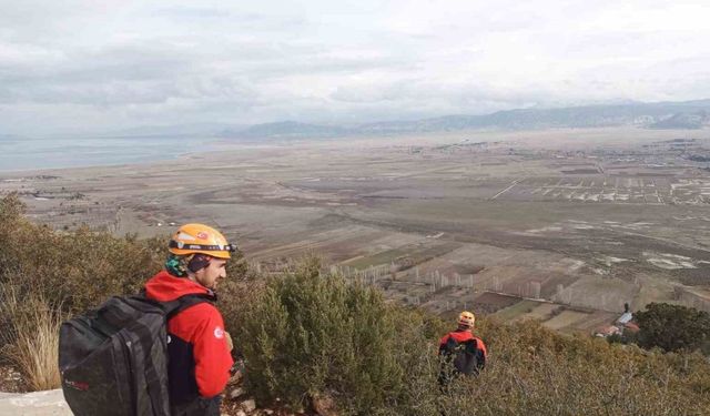 Burdur’da dağlık alanda mahsur kalan keçiler kurtarıldı