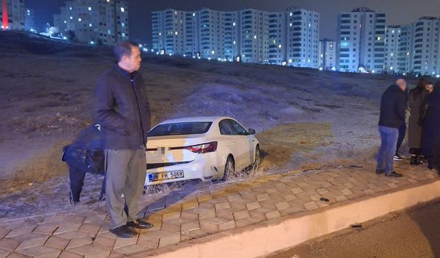 Elazığ’da trafik magandası dehşeti: Çarptığı otomobili araziye savurup, olay yerinden kaçtı