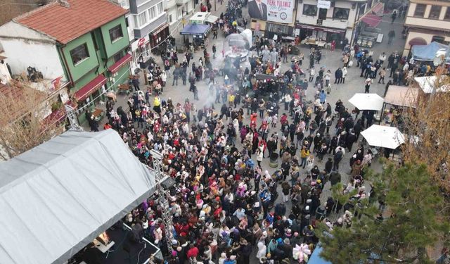 Odunpazarı Belediyesi’nin yeni yıl pazarı büyük ilgi gördü