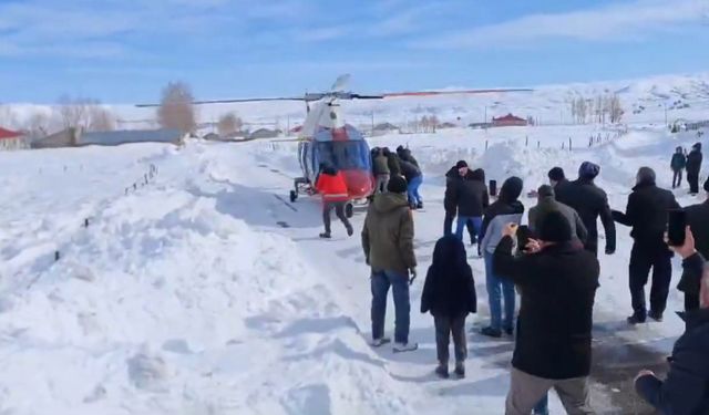 Bingöl’de hastalanan yaşlı adam ambulans helikopterle Erzurum’a sevk edildi