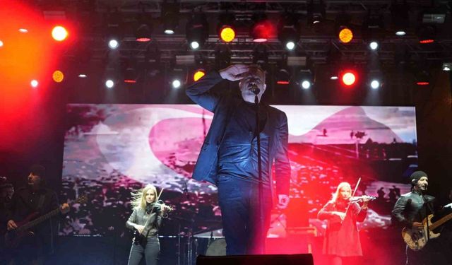 Atatürk’ün Burdur’a gelişinin 95’inci yıl dönümünde Haluk Levent rüzgarı esti