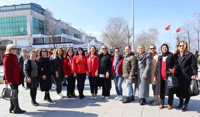 Yalova’da baharın gelişi Marteniçkayla kutlandı