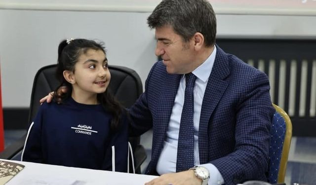 Amasya’da halk gününde valiyi şaşırtan istek: "23 Nisan’da koltuğunuza oturmak istiyorum"