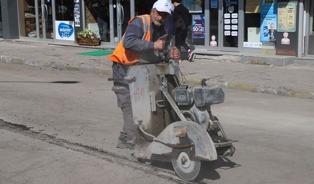 Ardahan Belediyesinden yol bakım onarım çalışması