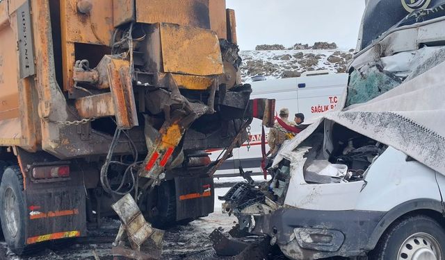Ardahan’da trafik kazası: 1 ölü, 2 yaralı