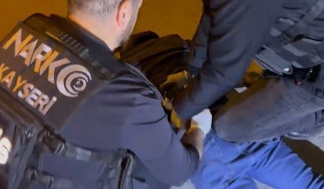 Bal tenekeleri içerisinde 10 kilo sıvı uyuşturucu ele geçirildi