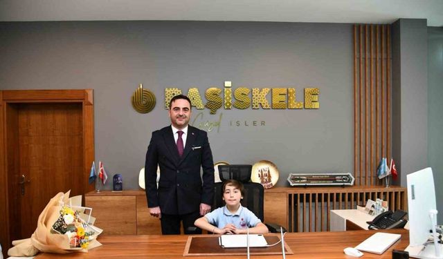 Başkan Özlü, koltuğunu Abdullah’a devretti
