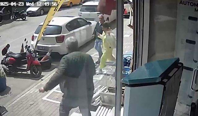 Depremden kaçış anları kameraya yansıdı