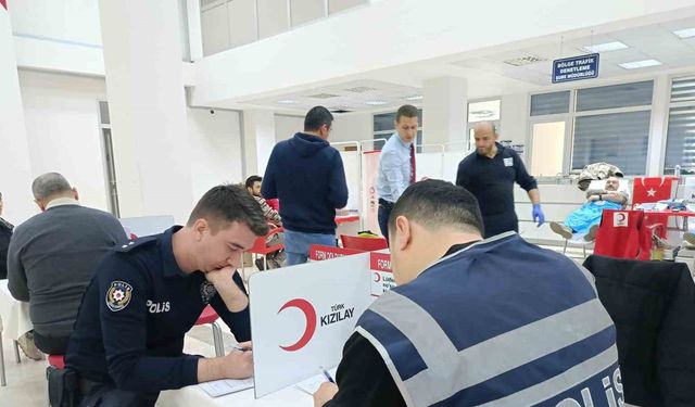 Edirne polisinden kan bağışına destek
