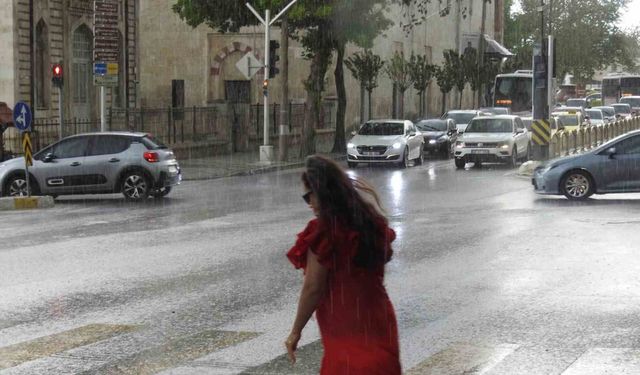Edirne’de sağanak yağış etkili oldu