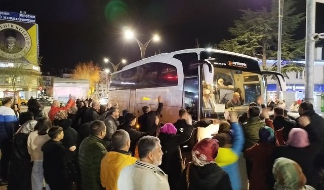 Kırşehir’de 32 kişilik umre kafilesi uğurlandı