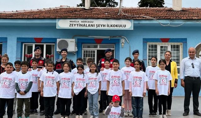 Köyceğiz Jandarması öğrencilerin yüreklerini ısıttı