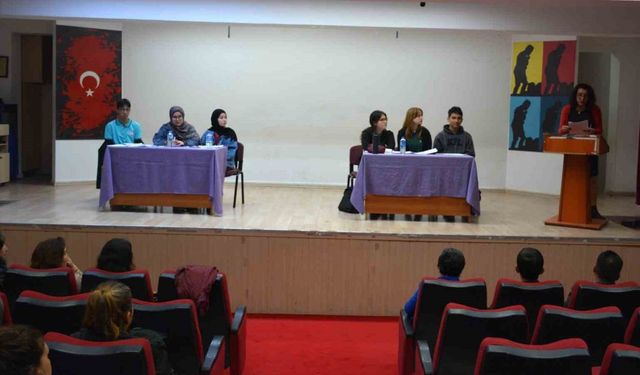 Köyceğiz’de liseler arası münazara turnuvası başladı