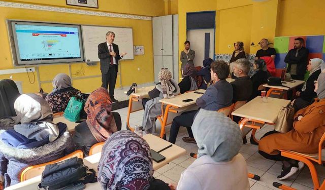 Kütahya’da Din Kültürü Öğretmenlerine yönelik eğitim seminerleri başladı