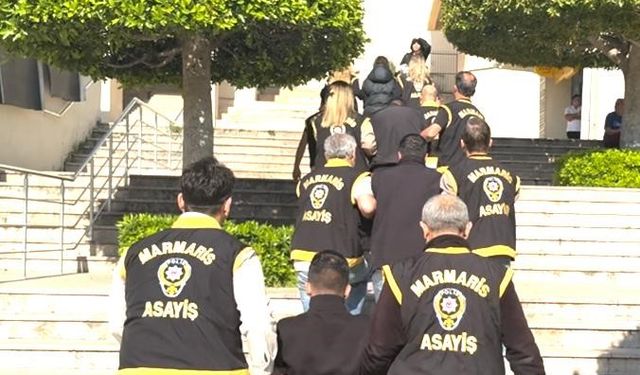Marmaris’te gazeteciye saldırı olayının şüphelisi 5 kişi adliyeye çıkarıldı