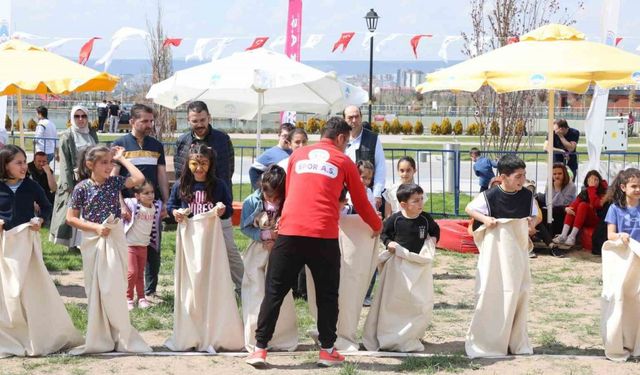 Minikler, 2’inci Çocuk Kitap Fuarı ve Şenliği’nde Spor AŞ ve KAYMEK ile çoşuyor
