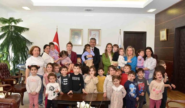 MSKÜ Rektörü Prof. Dr. Kaçar, minik misafirlerini ağırladı