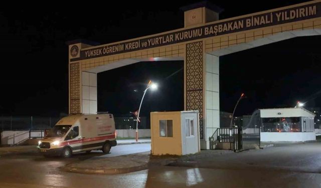 Sivas’ta yurtta kalan 53 öğrenci gıda zehirlenmesi şüphesiyle hastaneye başvurdu
