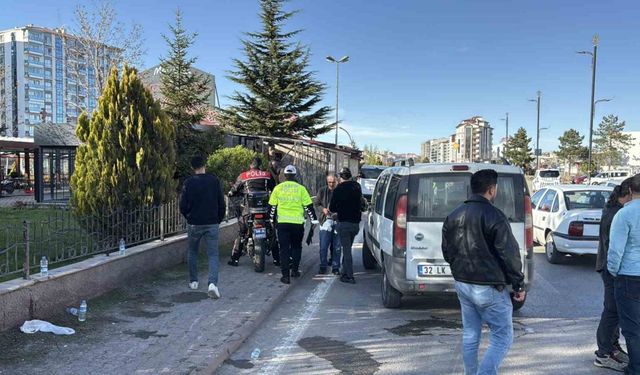 Şüpheli aracı takip ederken kazaya karışan 2 polis memuru yaraladı