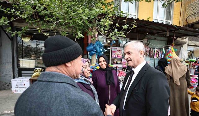 Tahmazoğlu, semt pazarı esnafını ziyaret etti