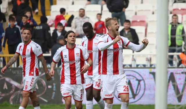Trendyol Süper Lig: Sivasspor: 2 - Antalyaspor: 0 (Maç sonucu)