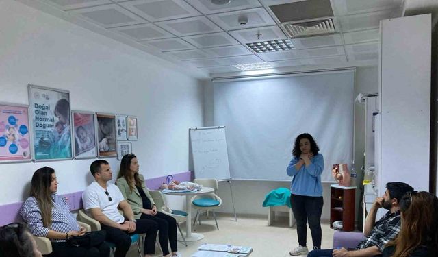 Tunceli’de Gebe Okulunda anne ve baba adaylarına Heimlich manevrası eğitimi