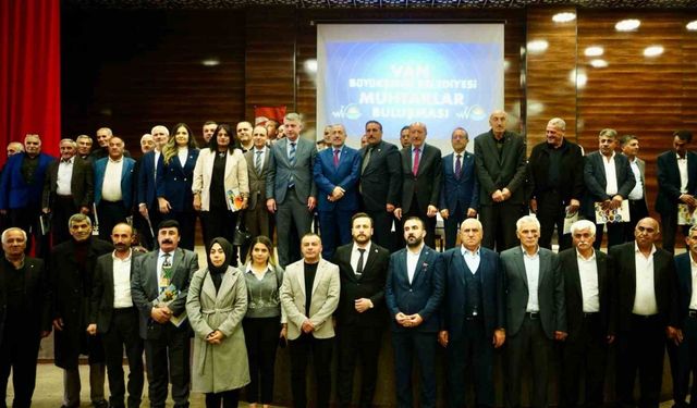 Van Büyükşehir Belediyesi Genel Sekreteri Akhan, mahalle muhtarlarıyla buluştu