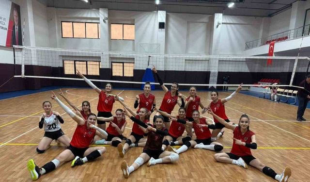Vanlı voleybolcular bölge şampiyonu oldu