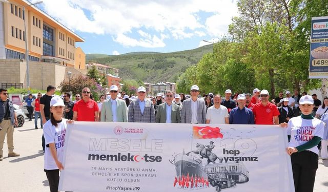 Bayburt’ta ‘Gençlik Yürüyüşü’ düzenlendi