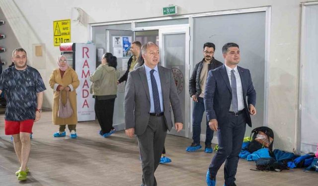 Çakmur’dan genç kulaçlara en tatlı moral