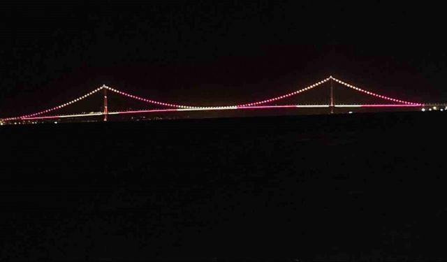 Çanakkale Köprüsü sarı kırmızılı renklerle aydınlatıldı