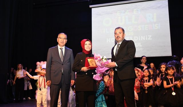 Devlet Tiyatroları Pursaklar Sahnesi’nde minikler için mezuniyet töreni düzenledi