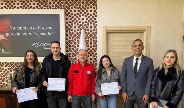 Hastanede boyama yapan gençlere teşekkür
