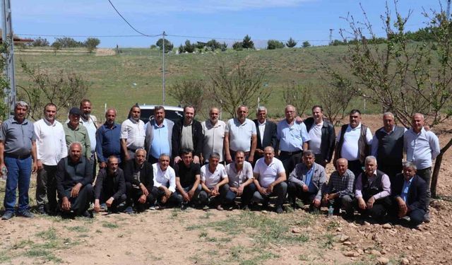 Ortaokul arkadaşları 40 yıl sonra buluştu