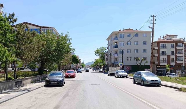 Silahlı kavganın ortasında kalan yaşlı kadın ayaklarından yaralandı