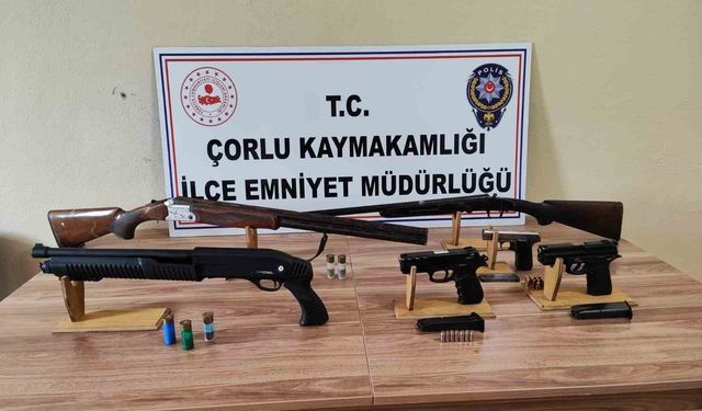 Tekirdağ’da uyuşturucu ve silah operasyonlarında 32 aranan kişi yakalandı