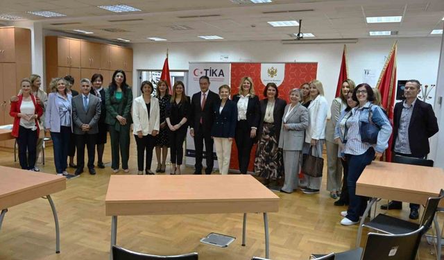 TİKA’dan Karadağ Eğitim Hizmetleri Müdürlüğü’ne ofis mobilyası desteği