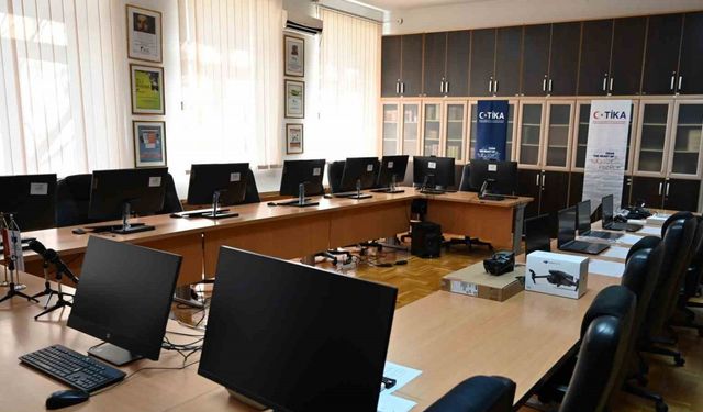 TİKA’dan Karadağ Üniversitesi Tarih Enstitüsü’ne teknik ekipman desteği