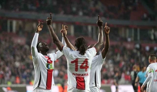 Trendyol Süper Lig: Samsunspor: 1 - Sivasspor: 0 (Maç devam ediyor)