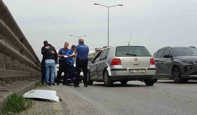 Viyadük üstünde yakıt tankerinin karıştığı kaza: 1 yaralı