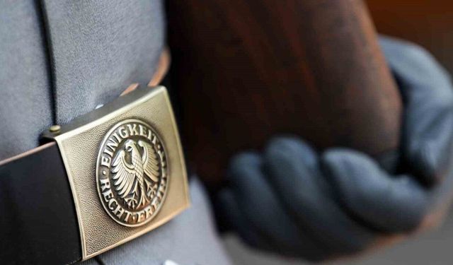 Almanya Savunma Bakanlığı, sivillere kiraladığı 200 tesisi geri alıyor