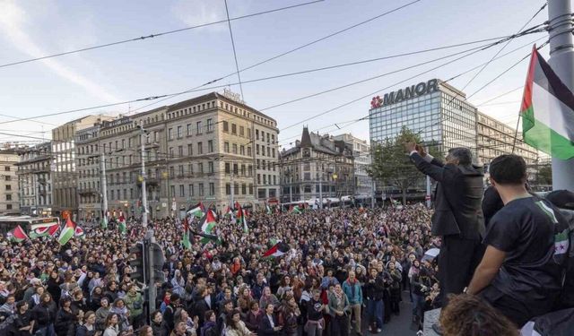 Avrupa’da İsrail’in Küresel Sumud Filosu’na müdahalesine karşı binlerce kişi sokaklara döküldü
