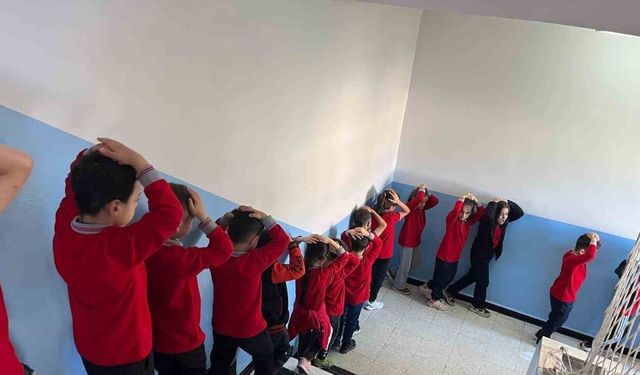 Bingöl’de 54 okulda eş zamanlı deprem tatbikatı