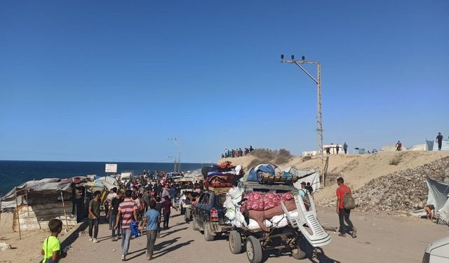 Filistinliler, ateşkesin yürürlüğe girmesiyle Gazze şehrine dönüyor