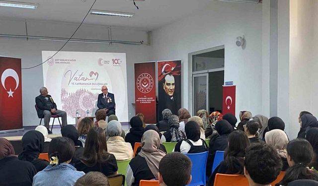 Gümüşhane’de Kıbrıs Gazileri öğrencilerle bir araya geldi