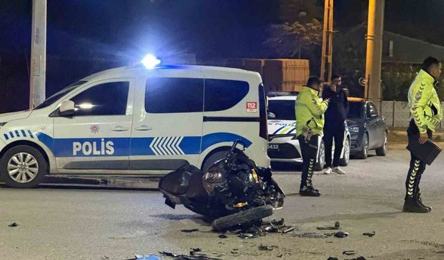 Iğdır’da motosiklet ile otomobil çarpıştı: 2 yaralı