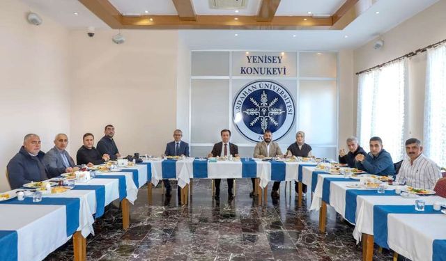 Rektör Emiroğlu, basınla bir araya geldi