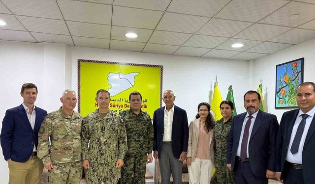 Suriye Özel Temsilcisi Barrack Suriye’de SDG’li Mazlum Abdi’yi ziyaret etti