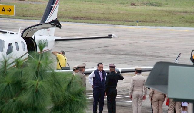 Tayland Başbakanı Anutin, özel uçağını kullanarak organ taşıdı